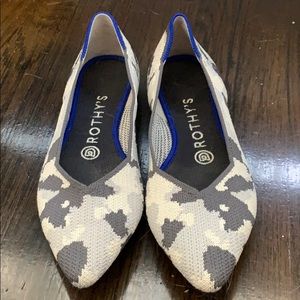 Rothy’s Flat sz 7.5 gray and white